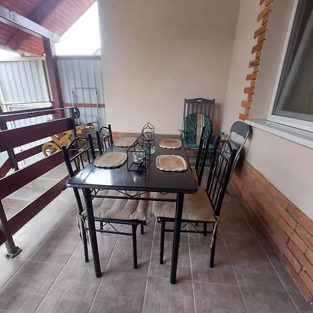 Akacvirag Airport Vendeghaz Appartement