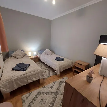 Akacvirag Airport Vendeghaz Appartement *