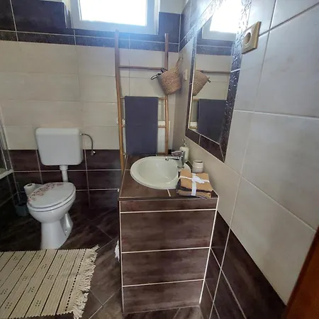 Akacvirag Airport Vendeghaz Appartement *