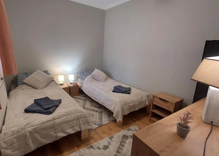 Akácvirág Airport Apartamento *