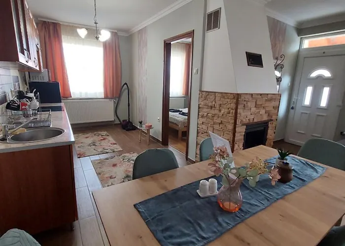 Apartamento Akácvirág Airport *